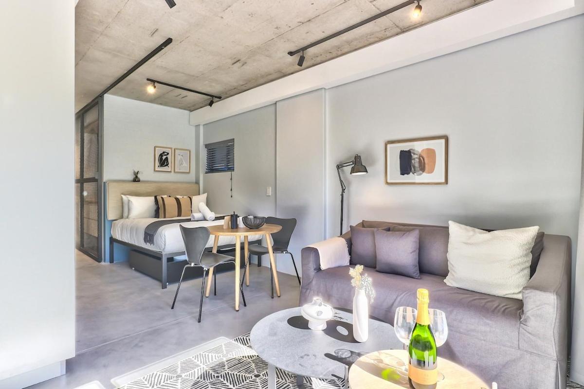 Secure Fast Wifi ideal for the Solo traveller - 2