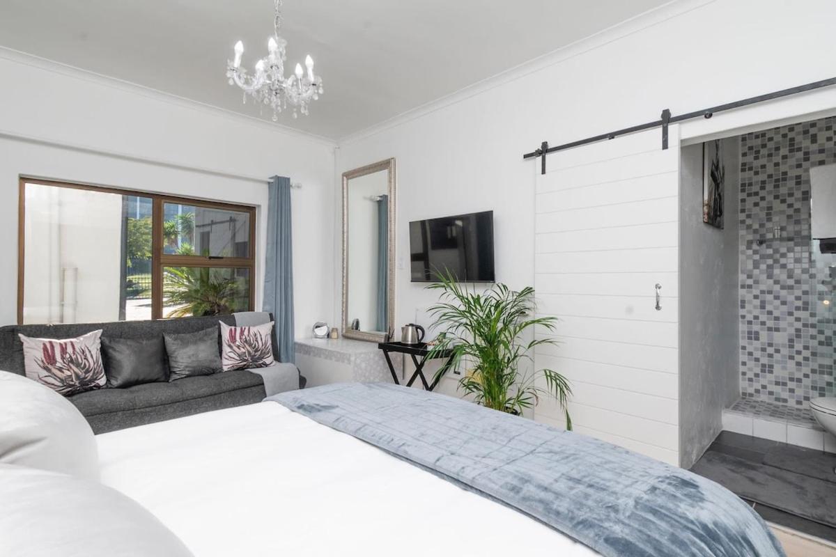 Platinum Haven Aparment in Milnerton - 5