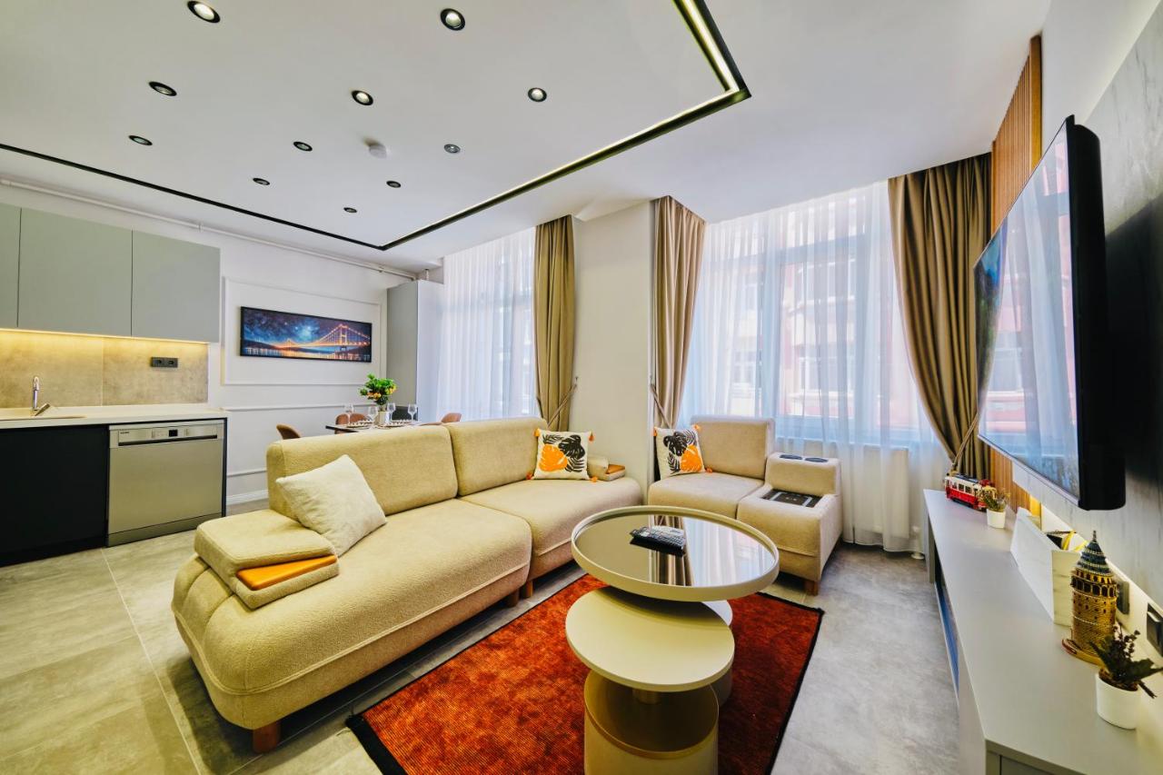 Taksim Square 1 plus 1 fully equipped air conditioned luxury apartment - 5