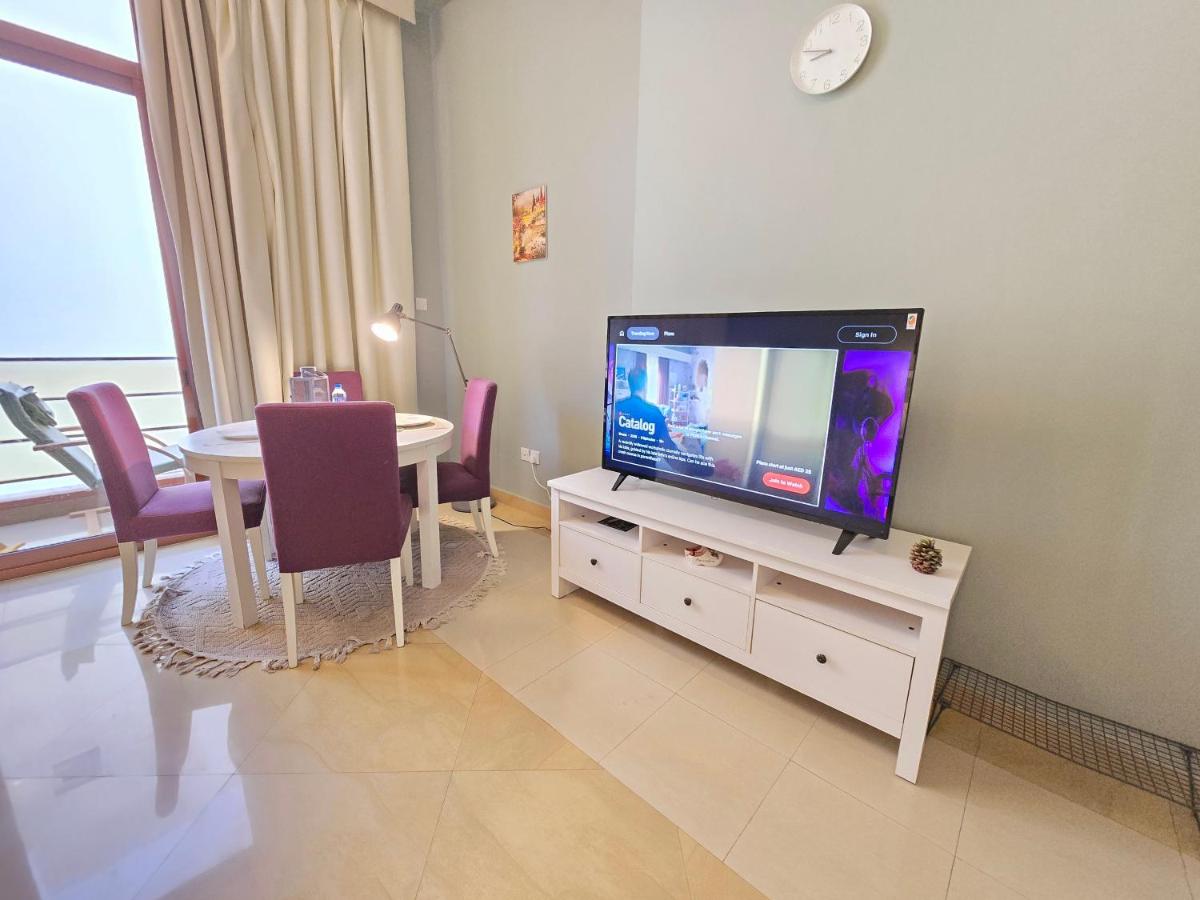 Airy and Bright Near DIFC and the Subway - 5