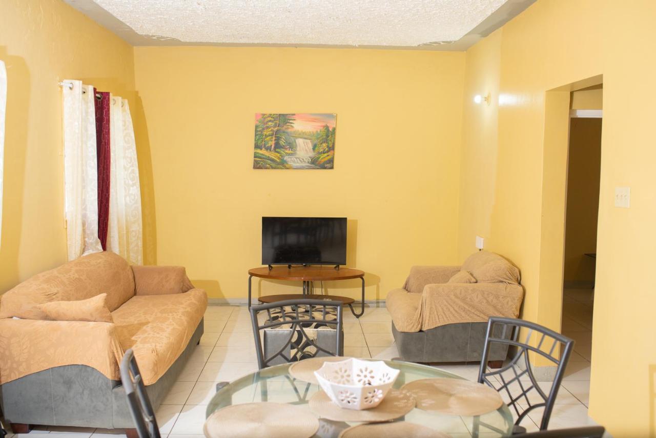 Oceanview 2BR Getaway 3min Beach 5min Airport - 5