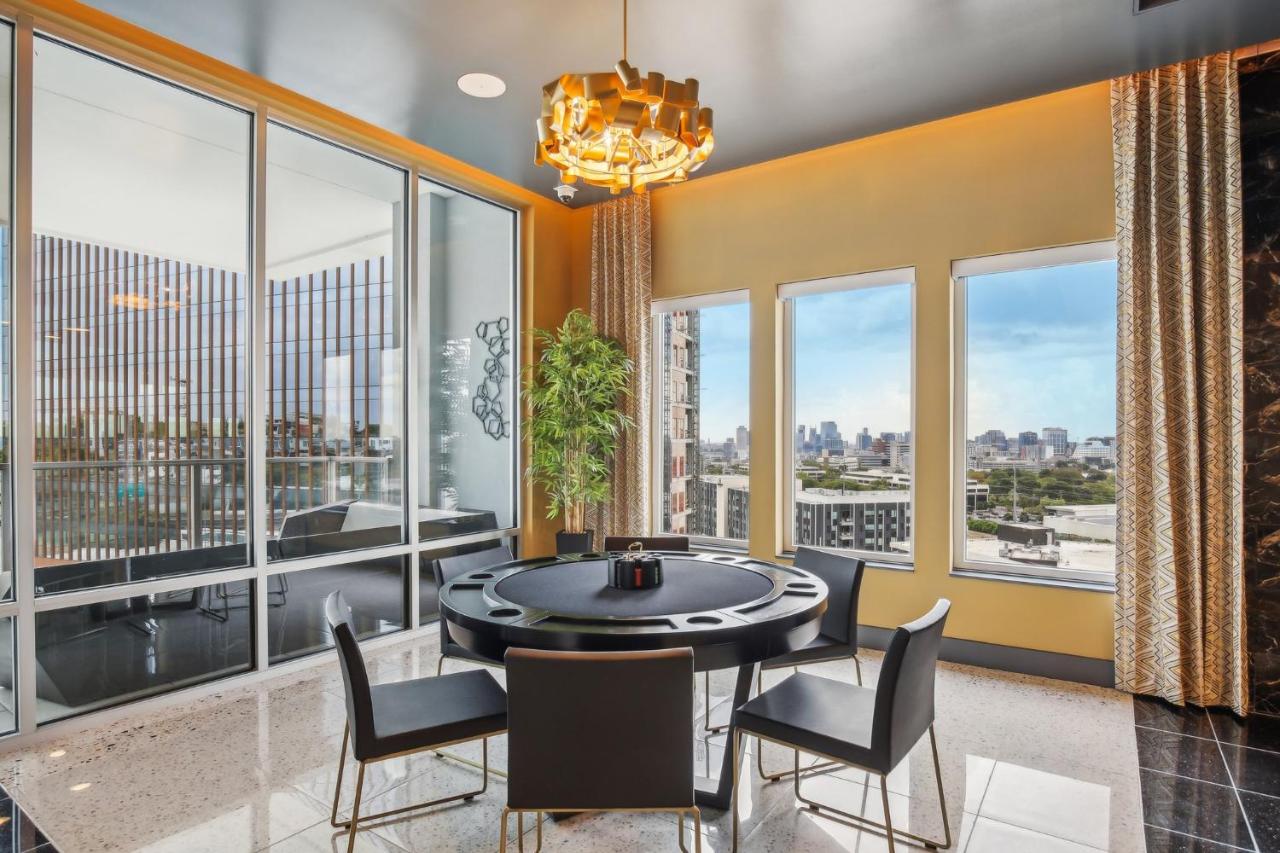 Skyline Views & PoolMins to Vanderbilt - 5