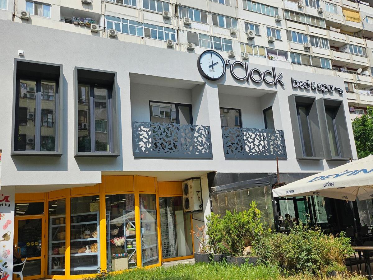 O'clock bed & SPA self check in