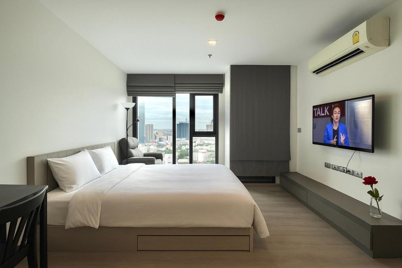 BTS Thong Lor Top Floor City View - 4