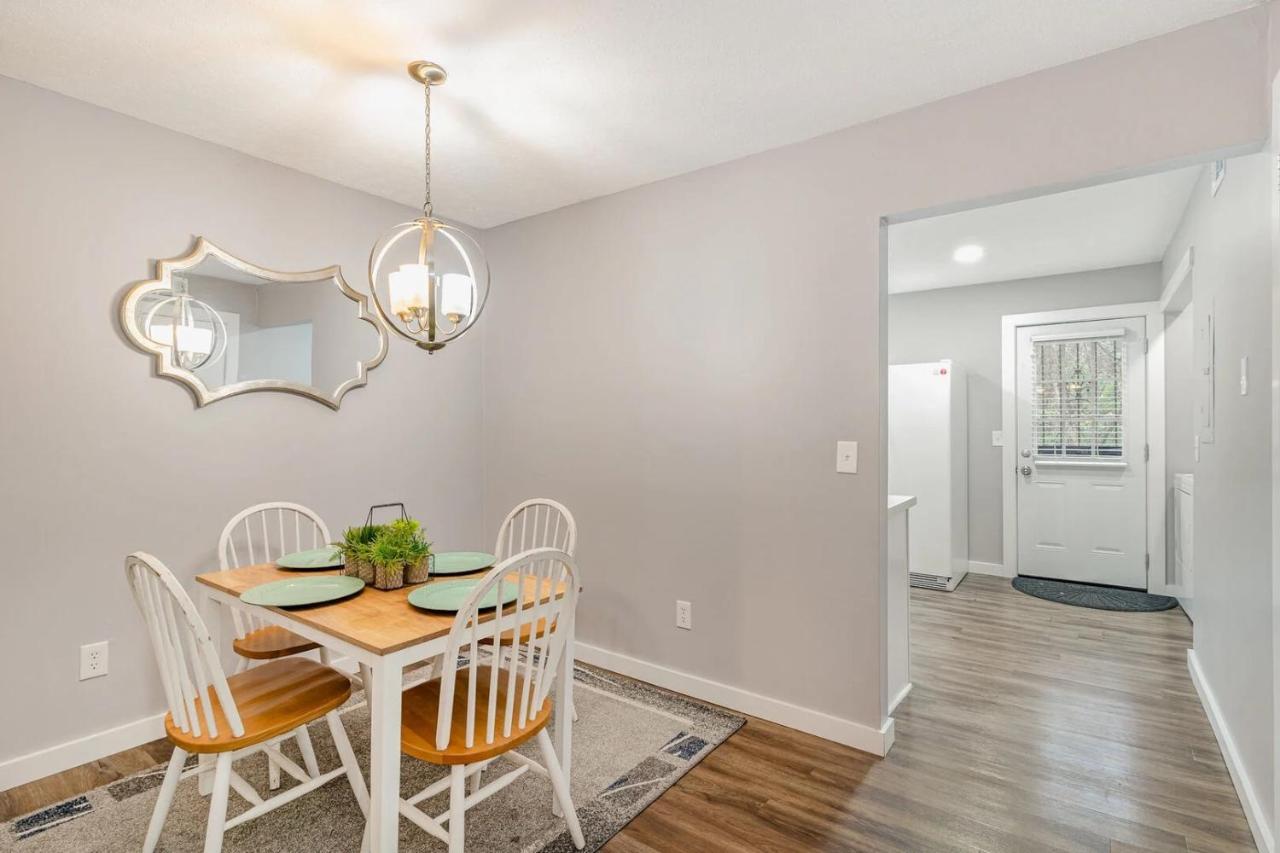 Cute & Cozy - Minutes from Downtown & BNA - 5