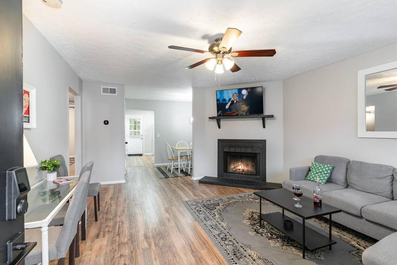 Freshly Renovated - Minutes from Downtown & BNA - 3