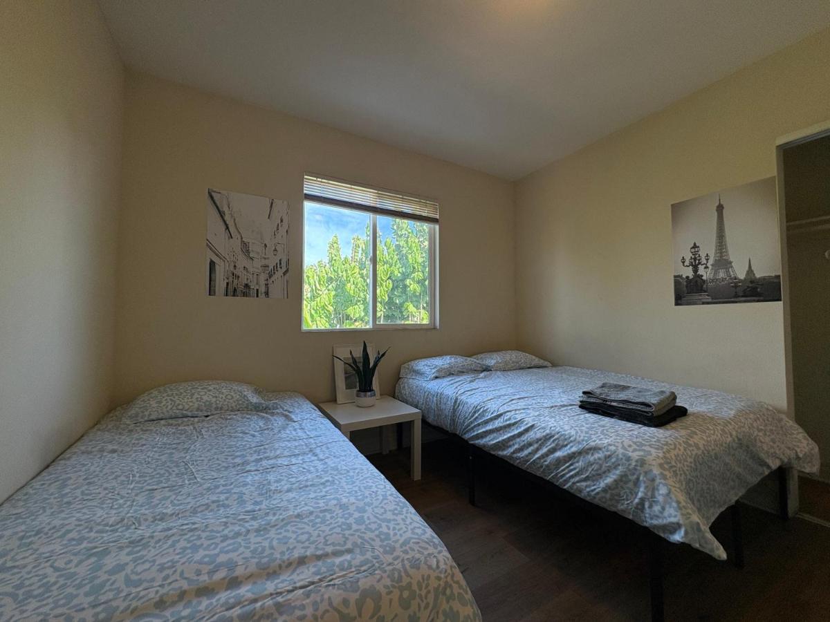 Blue Private Room near BMO Stadium USC and K-Town - 2