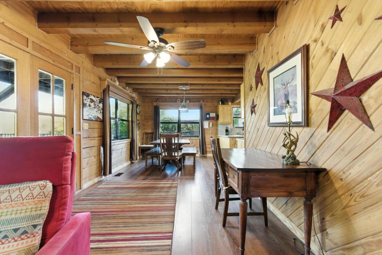 Howdy's on the Frio — photo 10