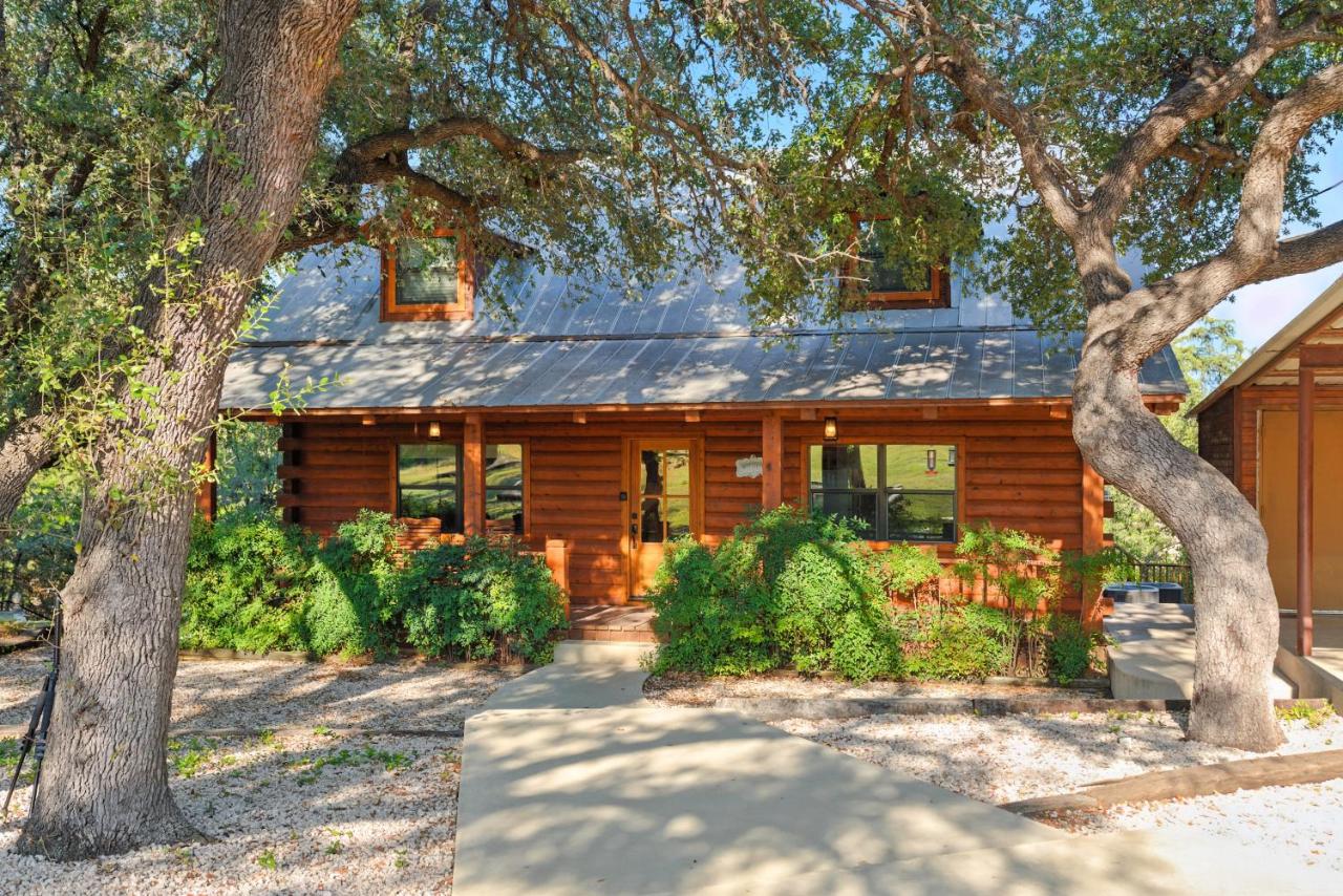 Howdy's on the Frio — photo 2