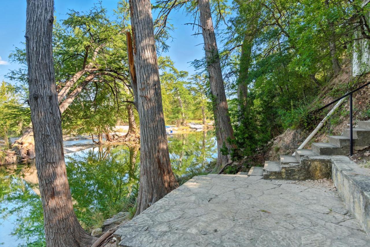 Howdy's on the Frio — photo 23