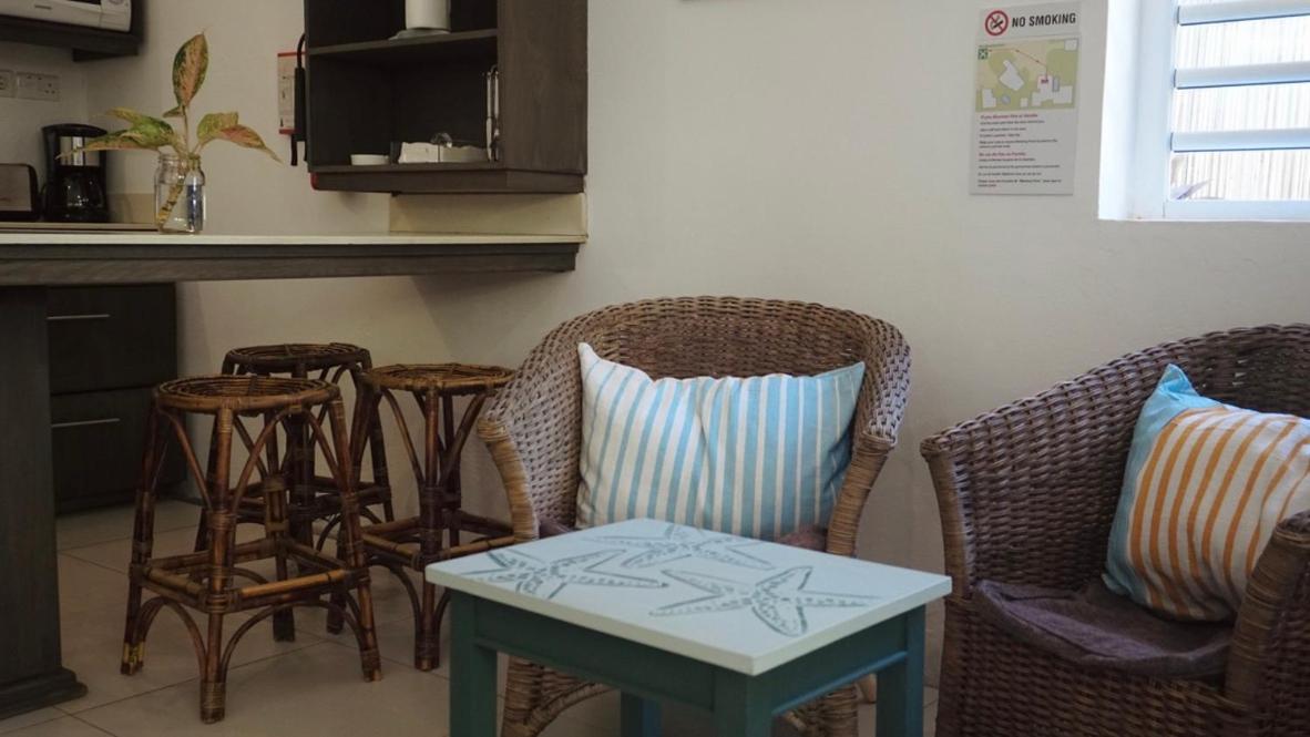 Gardens Retreat, Peaceful Bungalow near Beach - 3