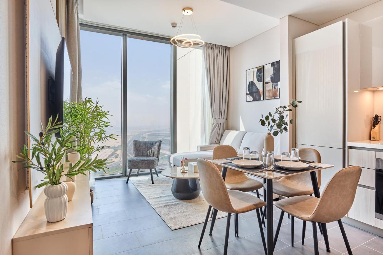 STAY BY LATINEM Luxury 1BR Holiday Home CB 3607 Near Burj Khalifa - 5