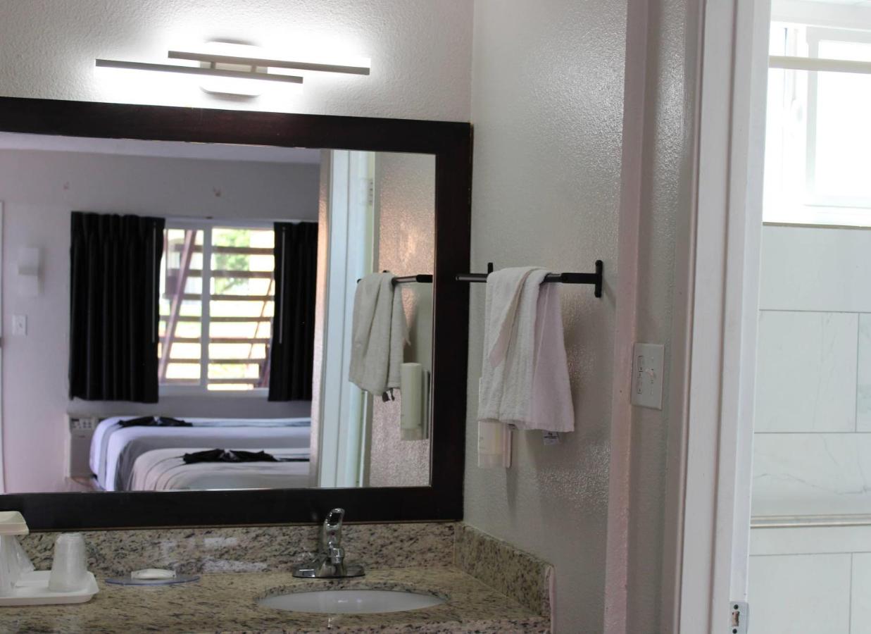 RegaLodge Motel — photo 23