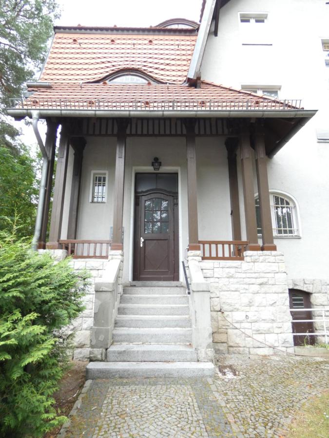 3 Bett Zimmer in Villa mit Gemeinschaftsbad - 2