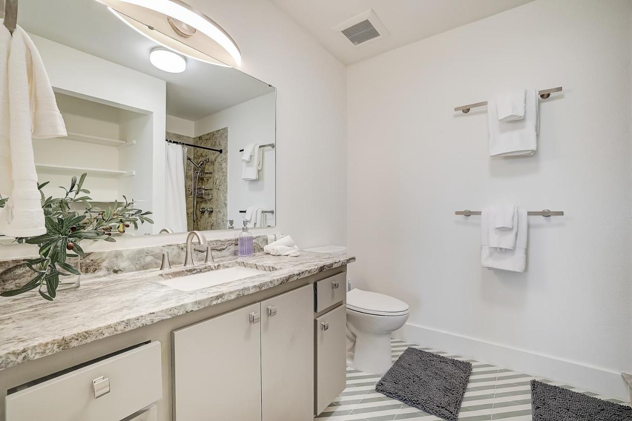 Dunlap Oasis Spacious 5BR 12mi to DT Austin - 2