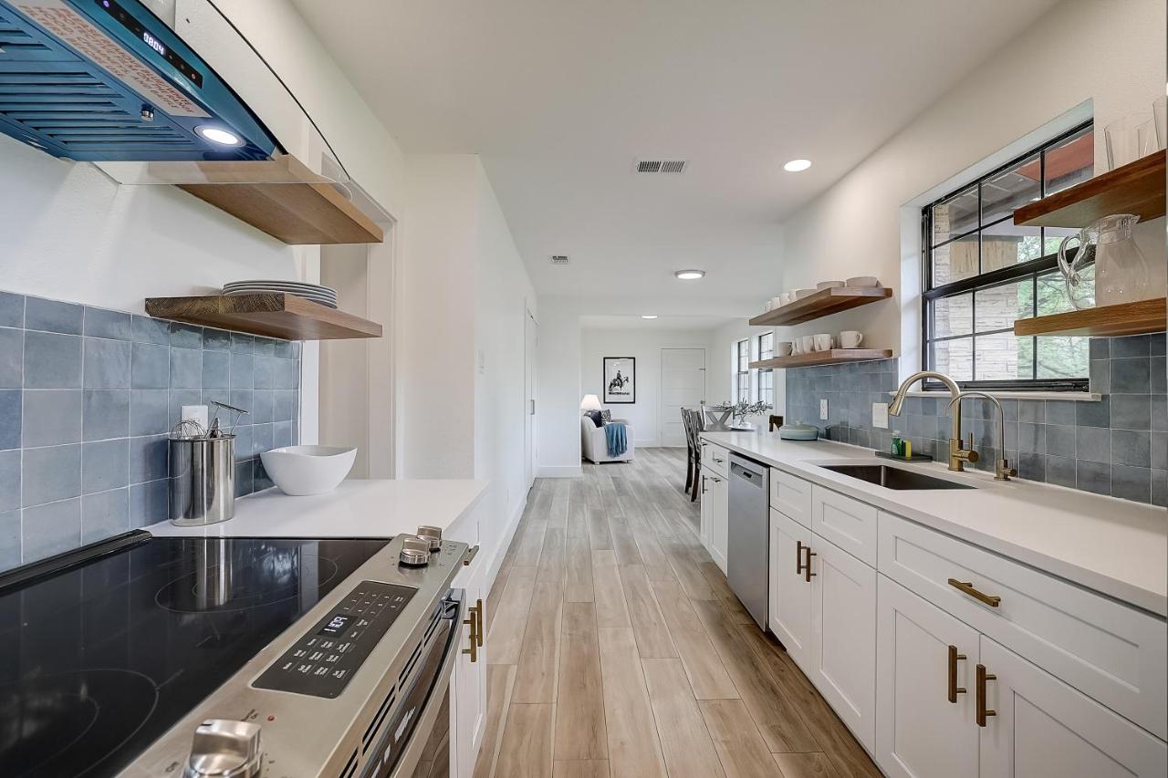 Dunlap Oasis Spacious 5BR 12mi to DT Austin - 3