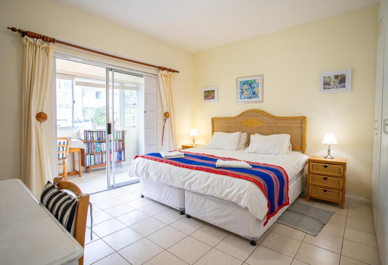 Beautiful mountain view apartment in Sea Point - 2