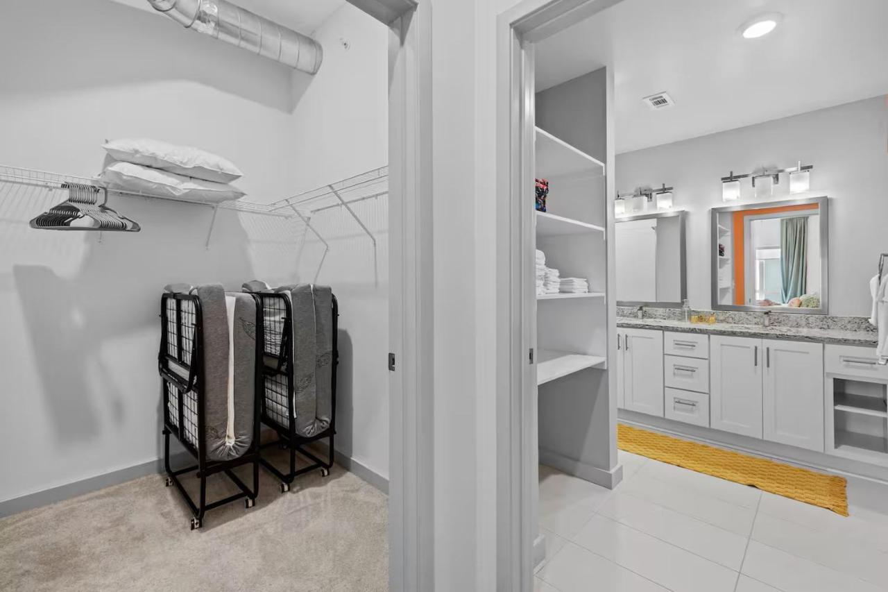 Wild & Chic Suite - Walk to Broadway-Rooftop Pool! - 3