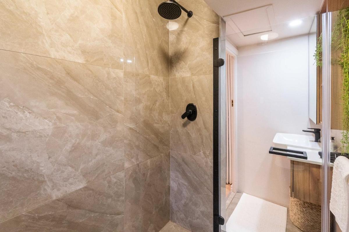 Stunning Seapoint Studio with epic Sunset views and Garage - 2