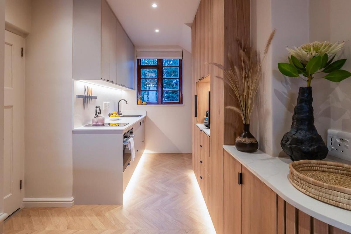 Stunning Seapoint Studio with epic Sunset views and Garage - 4