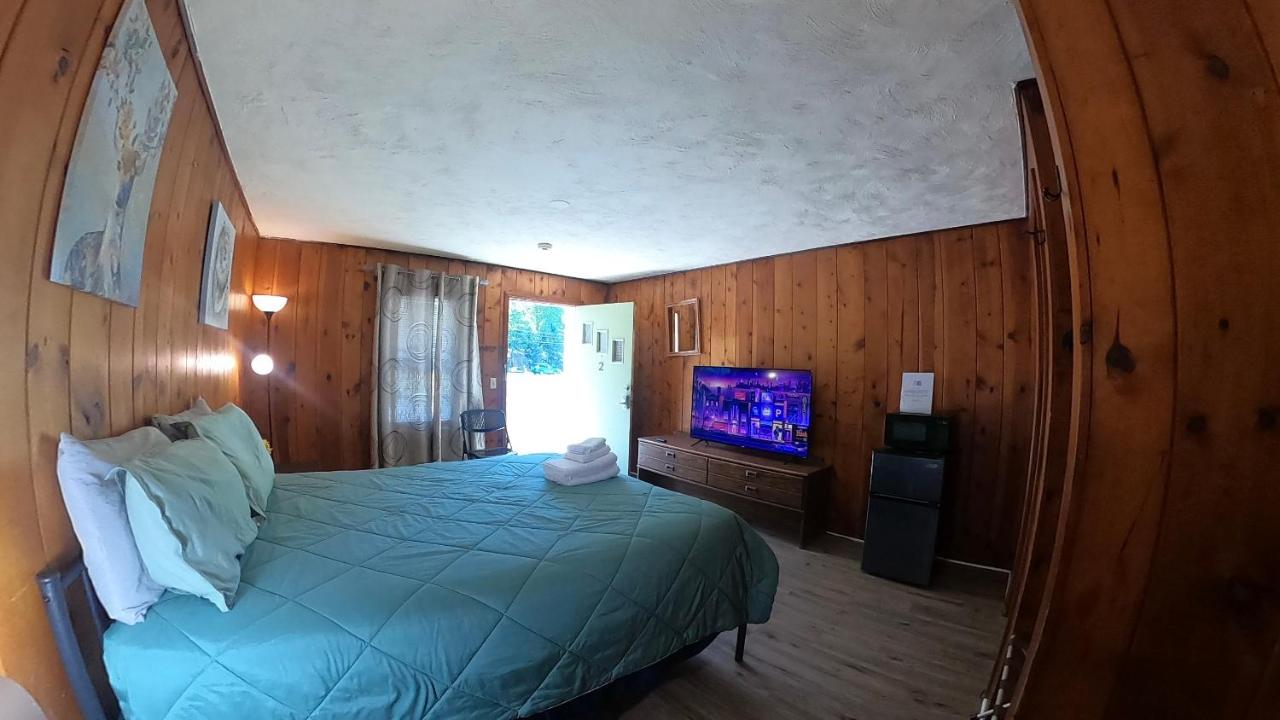 Heart of the Berkshires Motel — photo 17