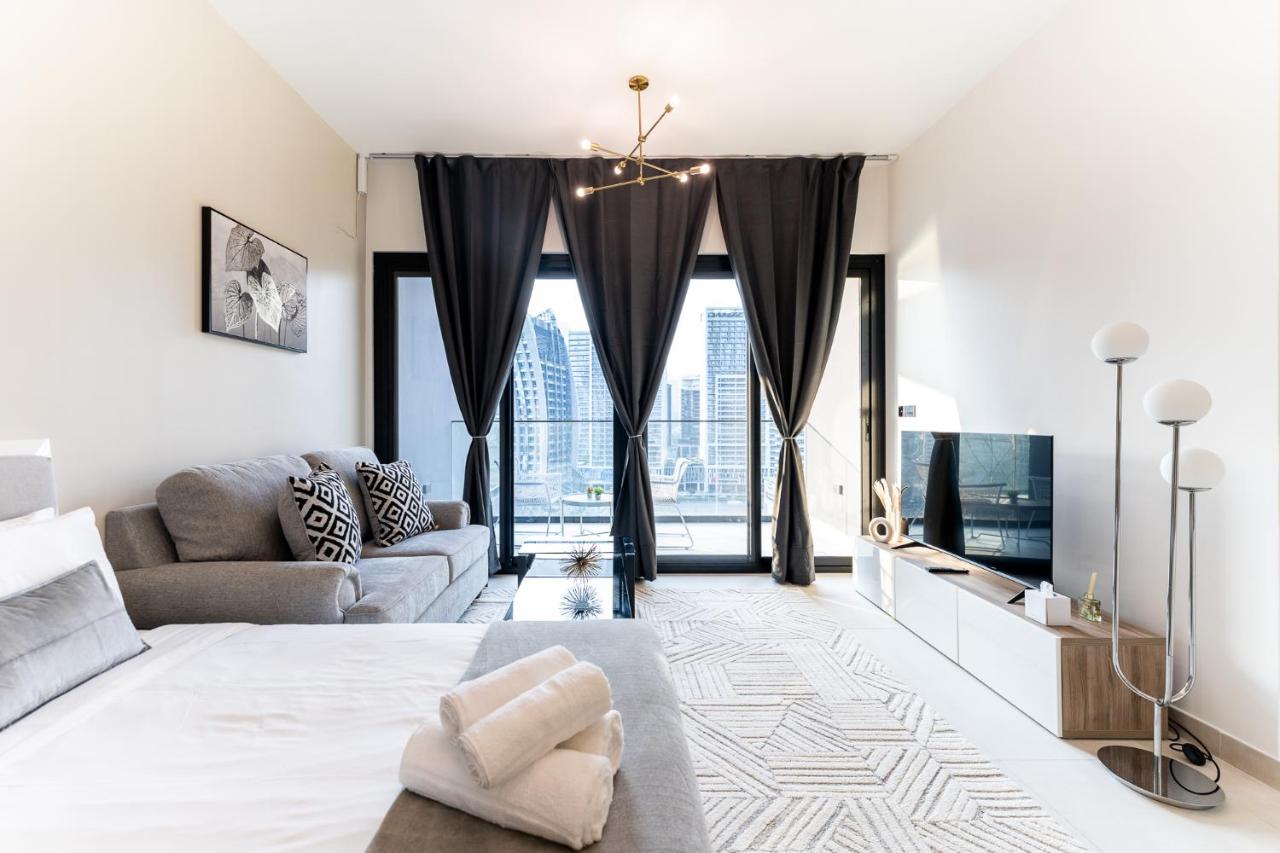 HAVN - Studio in Business Bay, Burj Khalifa View - 2