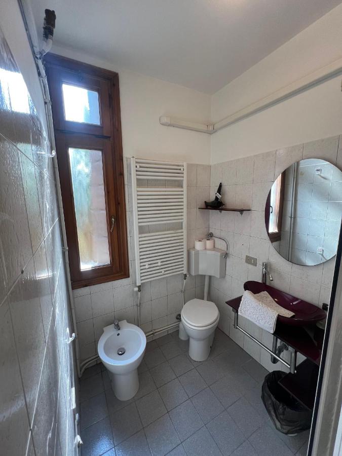 Venezia, 100 mt to Station, Free parking, Shuttle Airport, Train Station, Wi fi, Via Pasubio 1 - 4