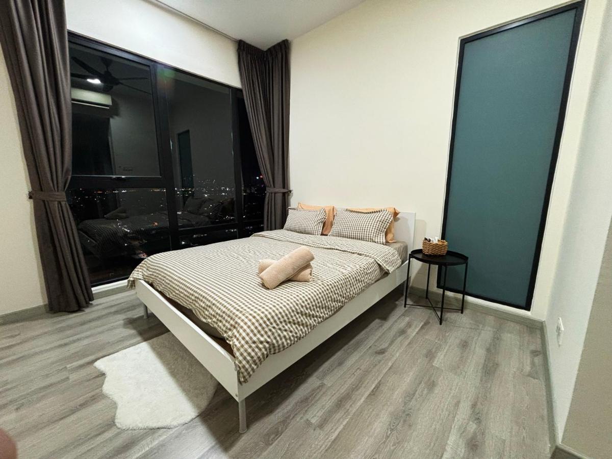 Mid Valley Mosaic Southkey JB 2-6pax Netflix - 2