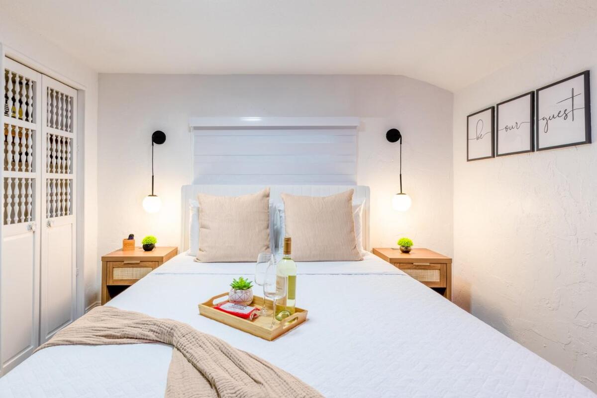 MIA Airport Modern Studio 10 min Downtown Port - 2