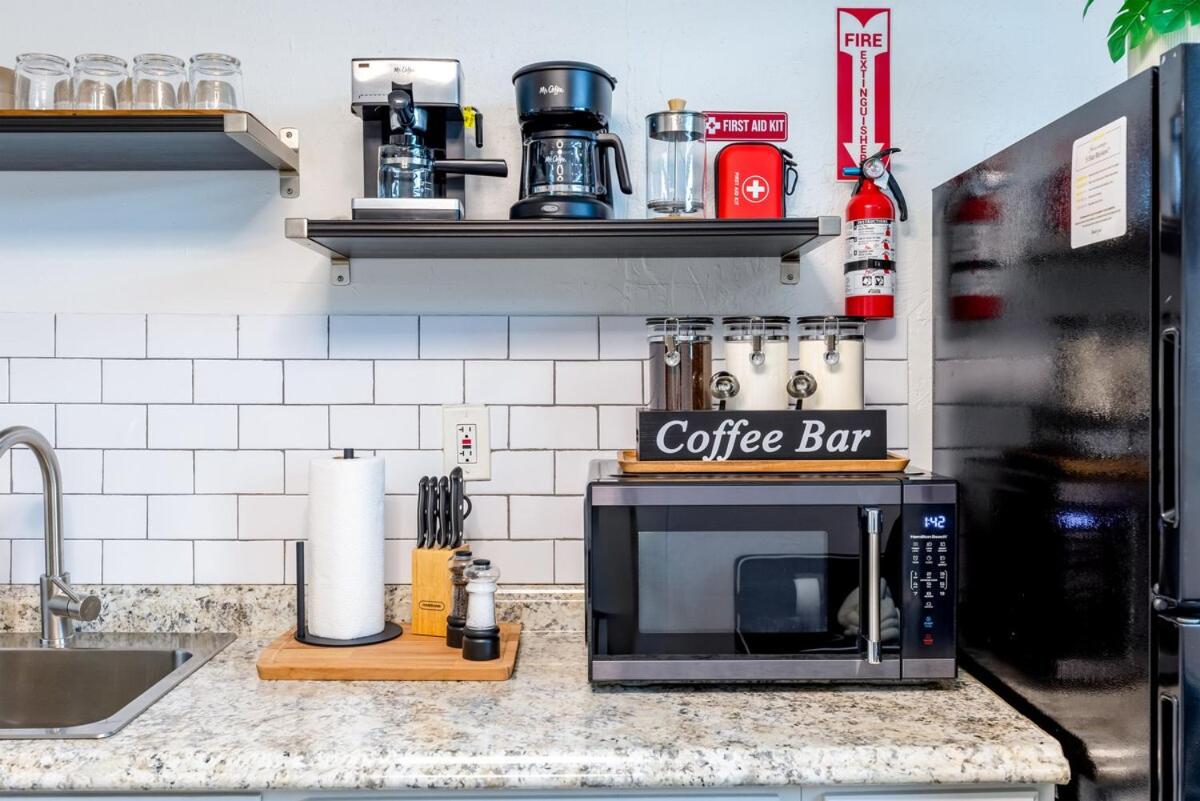 MIA Airport Modern Studio 10 min Downtown Port - 4