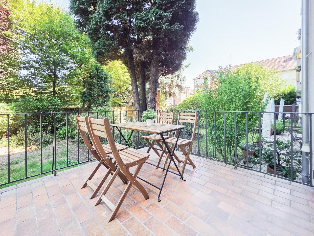 Tolstov Apartments - 3 Room Apartments - Kitchen - Balcony - 5 min to Messe DUS
