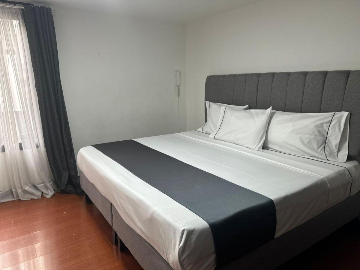 Hotel The MIRROR - Corferias - Vive Claro - 5