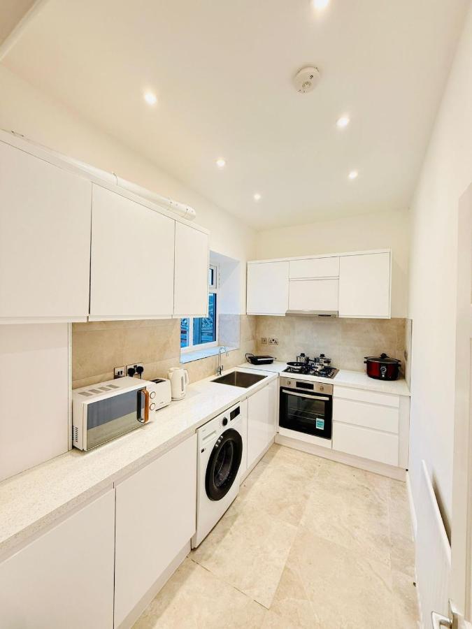 Cozystays Refurbed Modern Apartment Private Garden Free Parking - 4