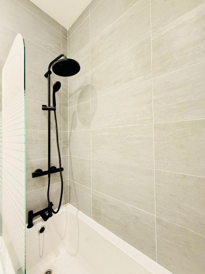 Cozystays Refurbed Modern Apartment Private Garden Free Parking - 3