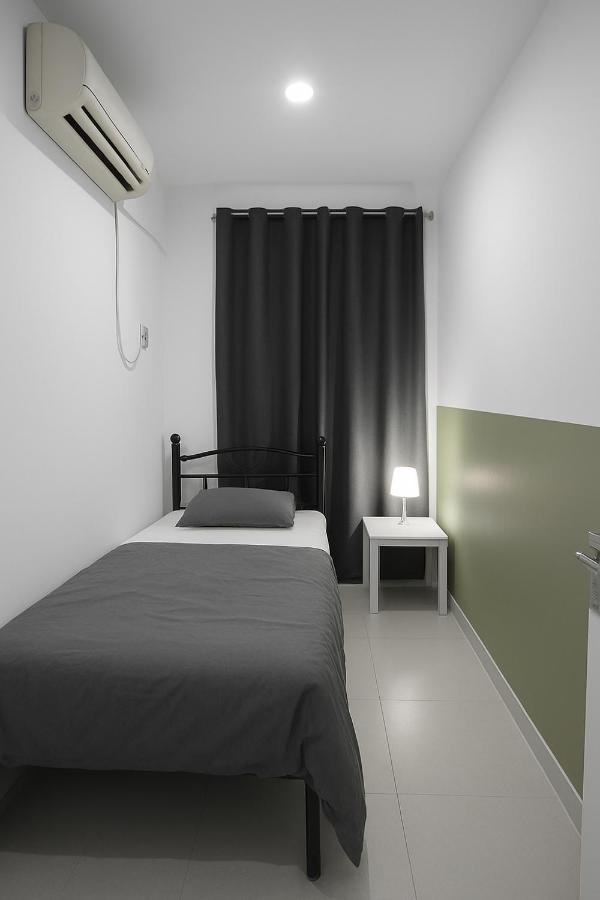 Budget Smart Stay check out at 2 pm - 3