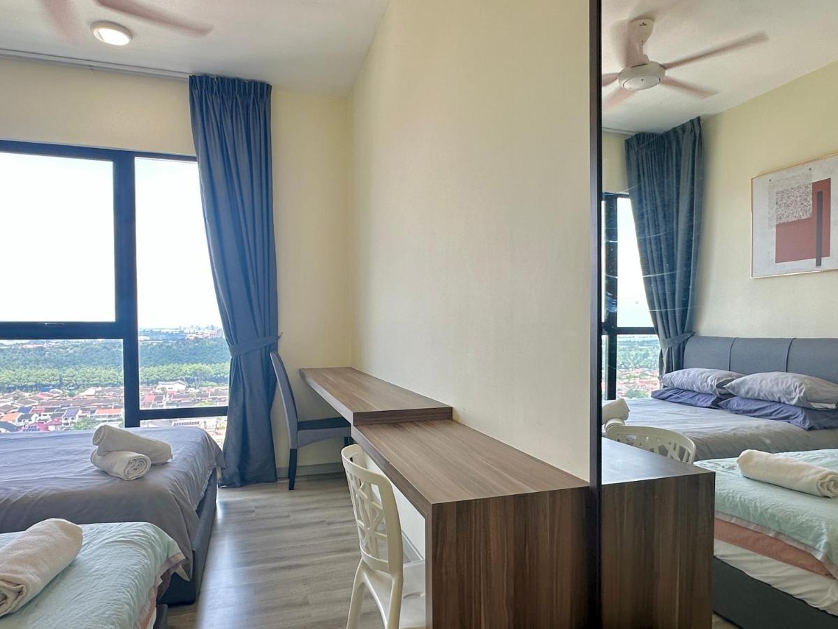 Mid Vally Southkey JB, 2BR, WIFI, 7 mins to CIQ , 5-6pax - 5