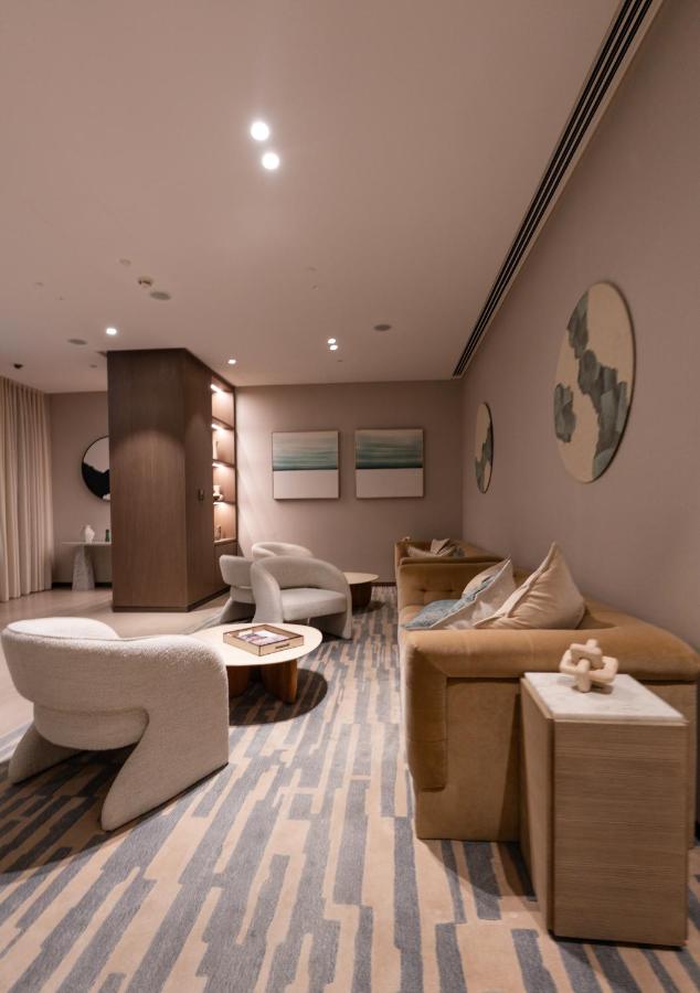 Luxury 2BR Burj Khalifa & Dubai Mall Fountain View - 3