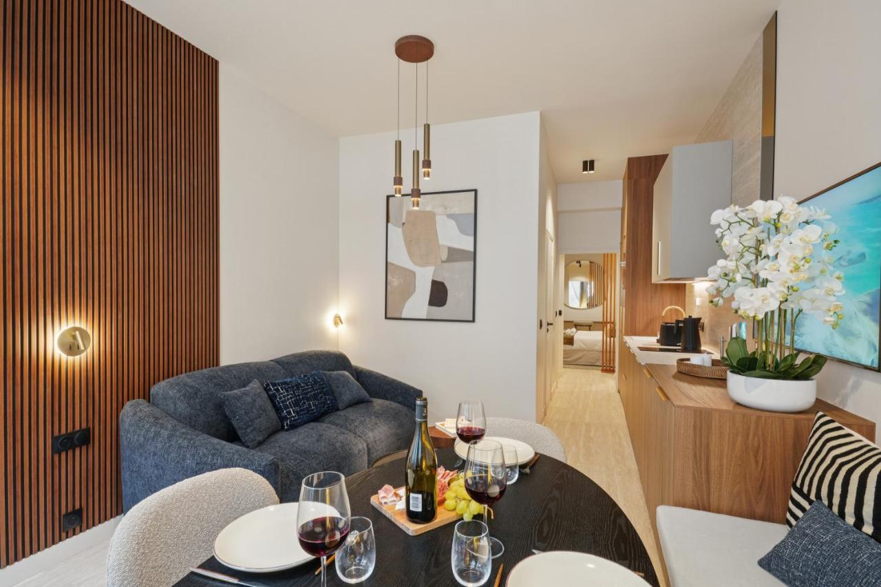 Lavie Maison Elevated Stay by the Eiffel Tower with AC and Hot Tub - 4