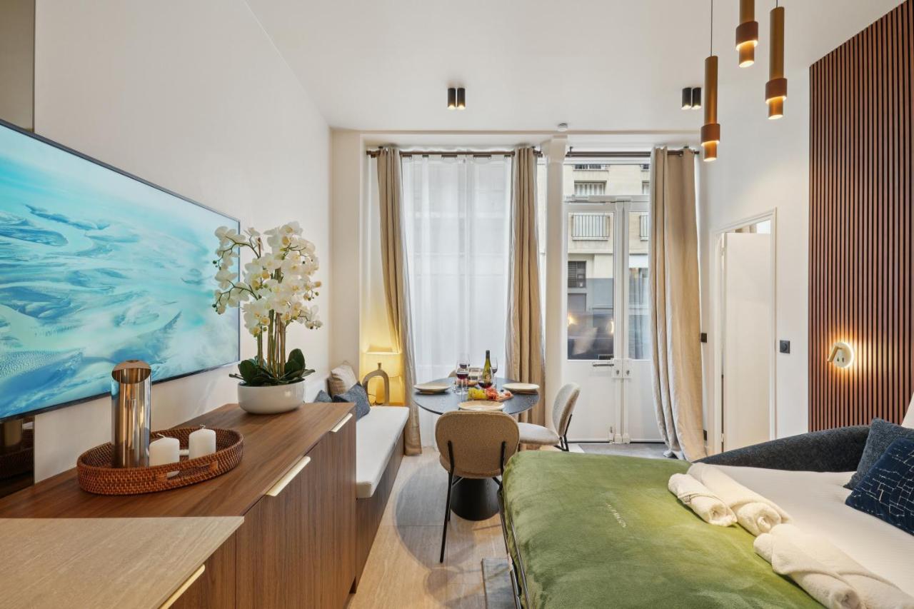 Lavie Maison Elevated Stay by the Eiffel Tower with AC and Hot Tub - 2