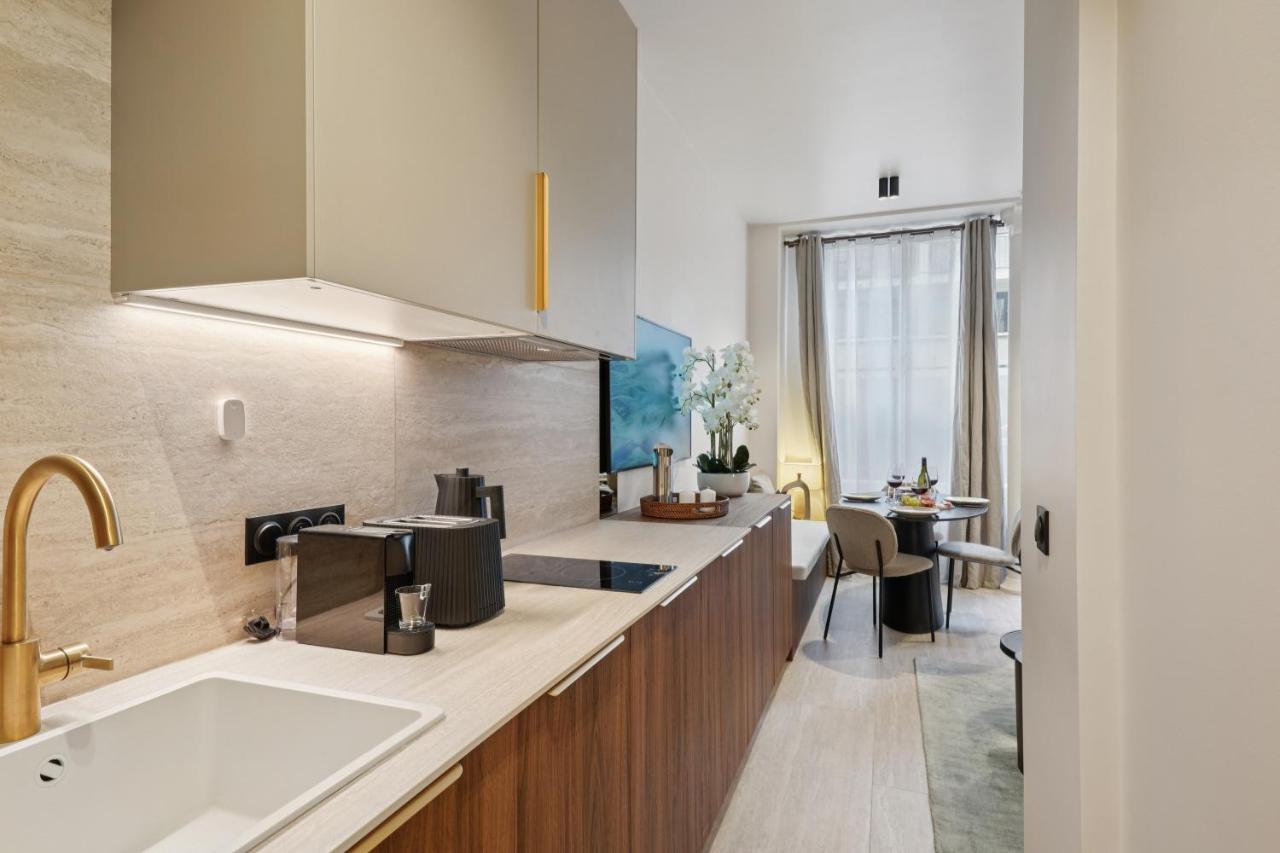 Lavie Maison Elevated Stay by the Eiffel Tower with AC and Hot Tub - 3