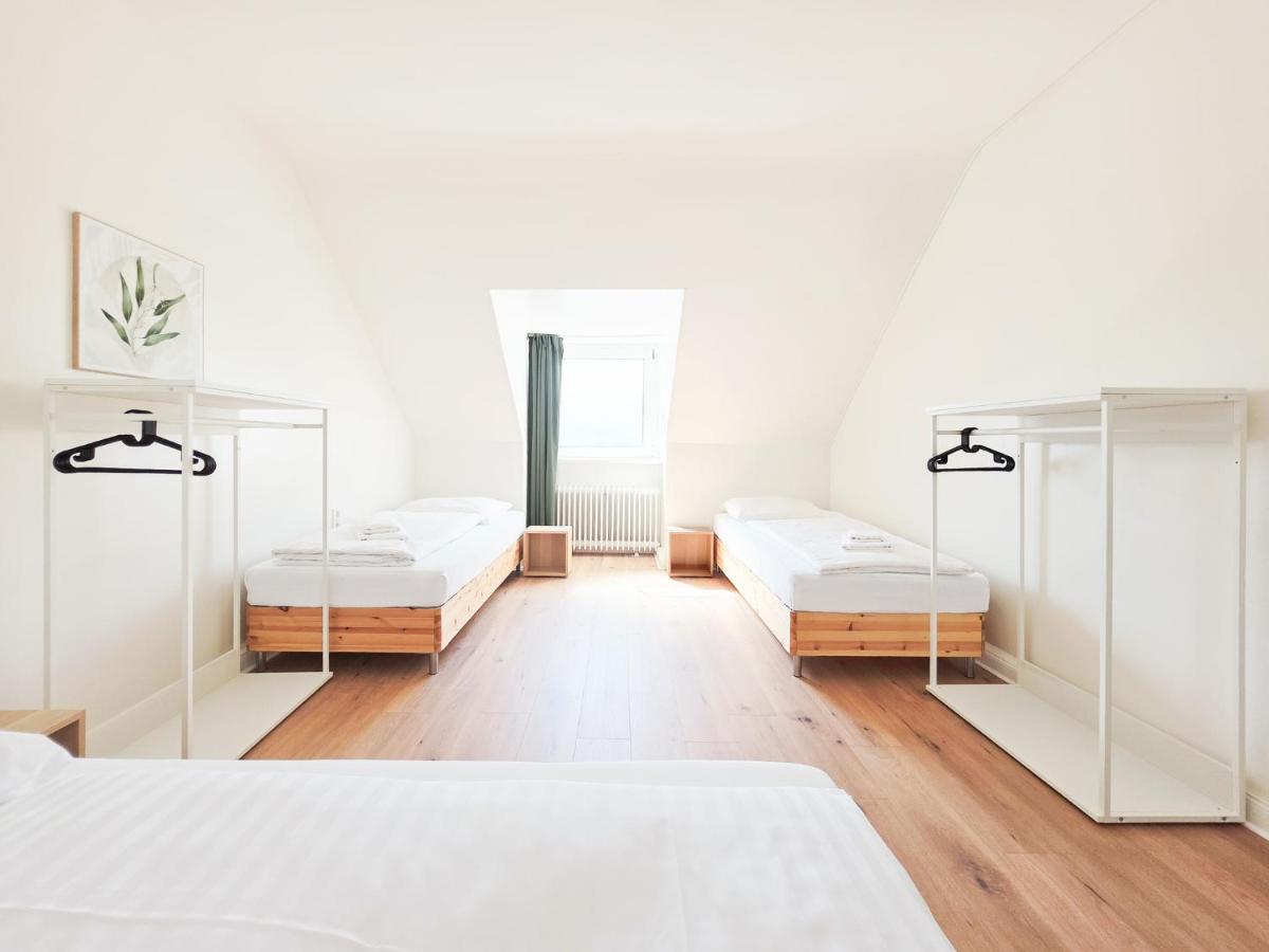 Tolstov Apartments - 3 Room Attic Apartment - Kitchen - 5 min to Messe DUS