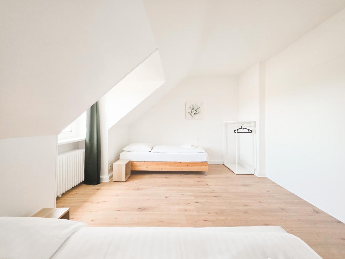 Tolstov Apartments - 3 Room Attic Apartment - Kitchen - 5 min to Messe DUS