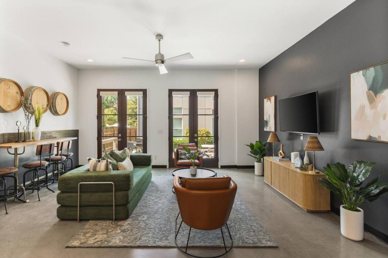 Rooftop Patio with Parking WALK to Belmont and 12 South - 4