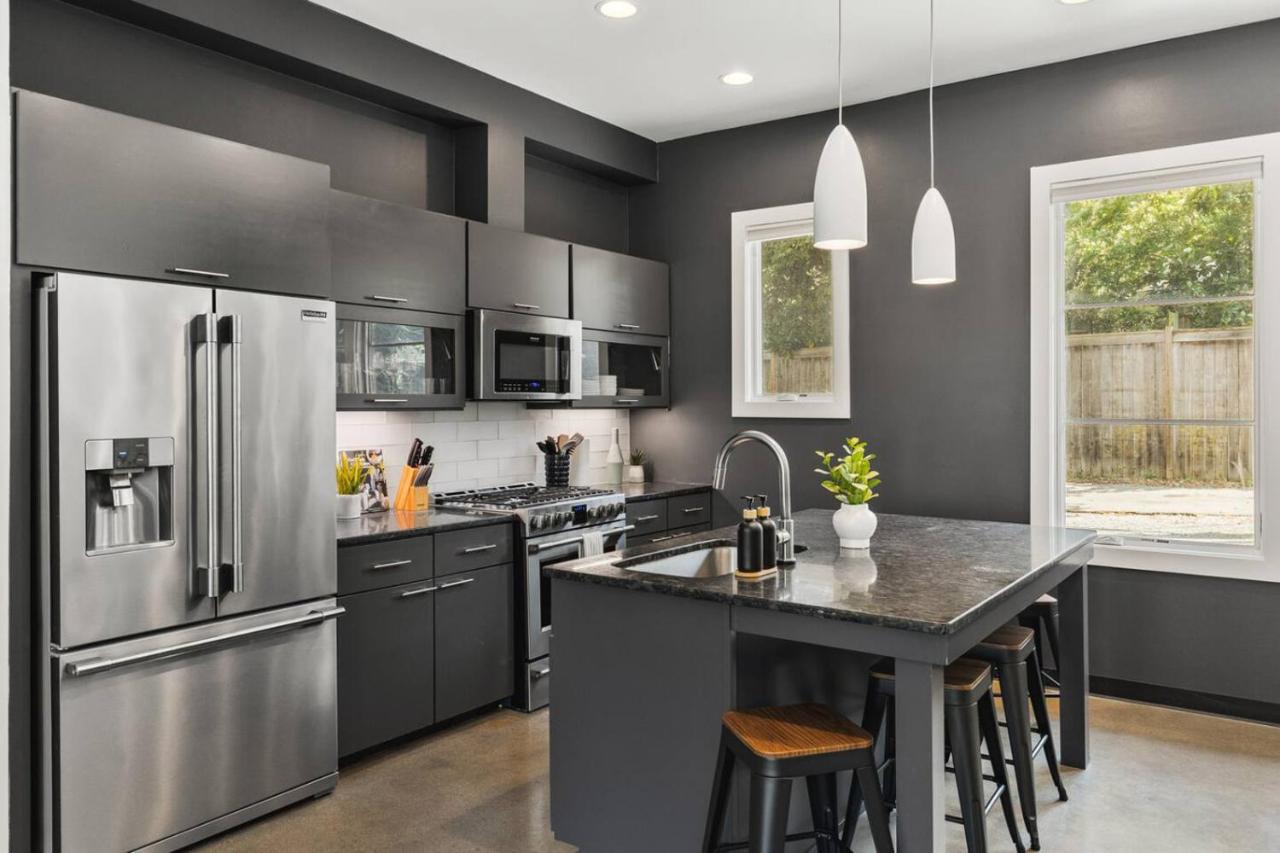 Rooftop Patio with Parking WALK to Belmont and 12 South - 3