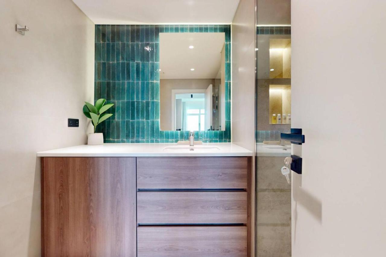 Vacationer Holiday Homes I Chic 1 Bed with Sea Views l Beach Access on The Palm - 3