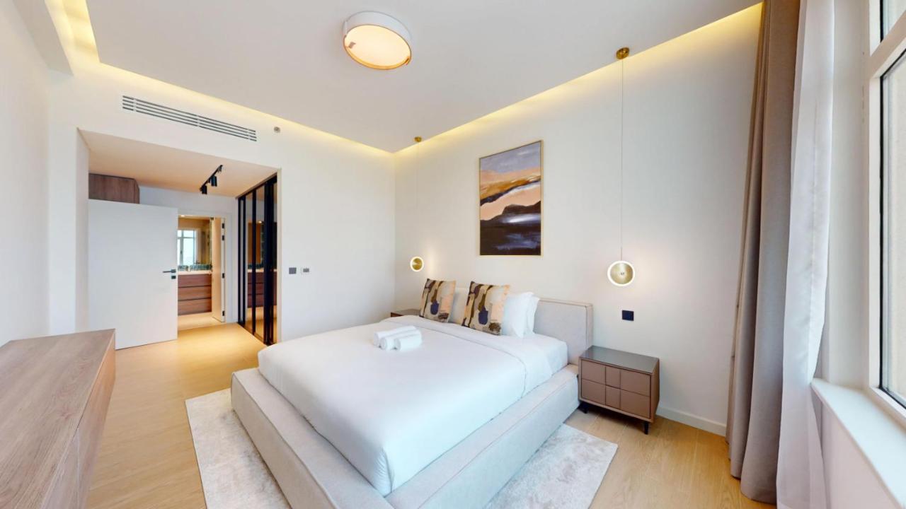 Vacationer Holiday Homes I Chic 1 Bed with Sea Views l Beach Access on The Palm - 2