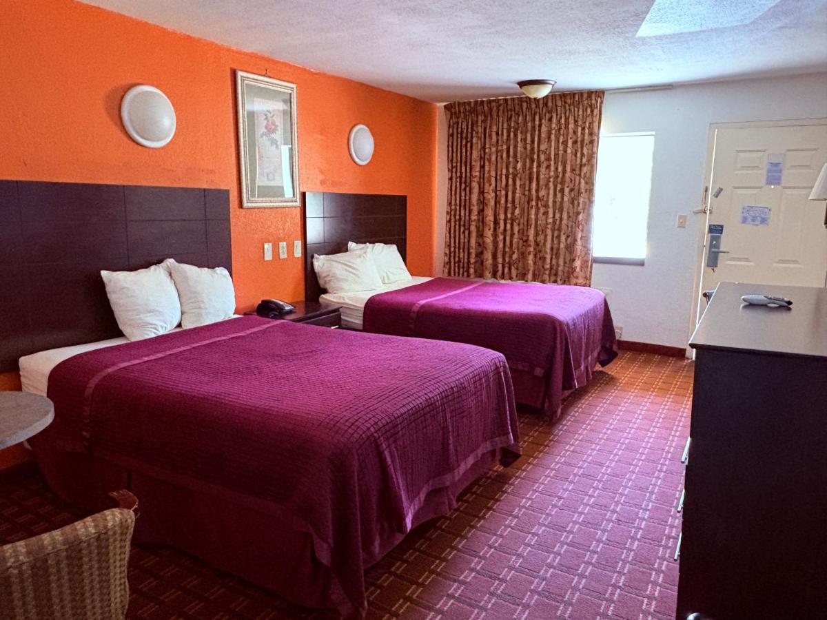 Royal Regency Inn — photo 14