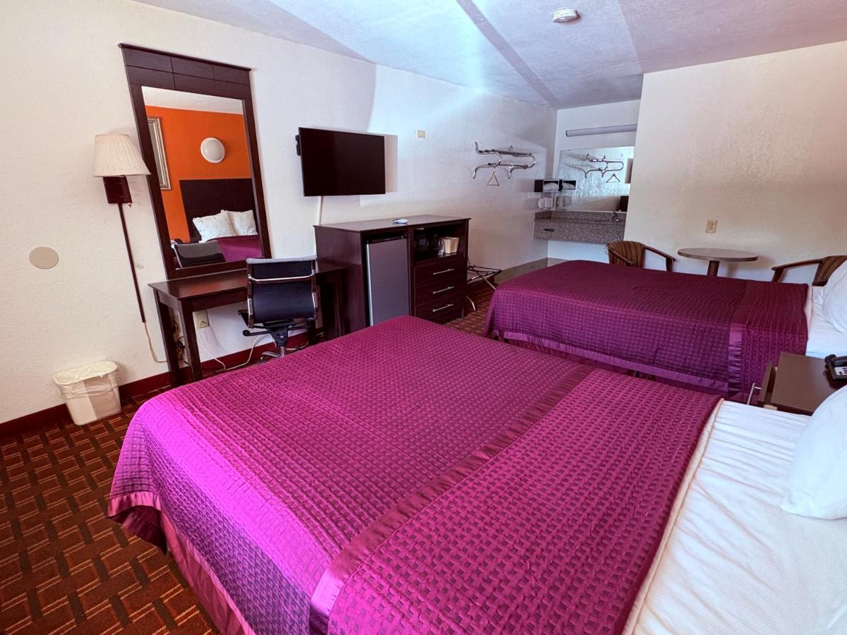 Royal Regency Inn — photo 13