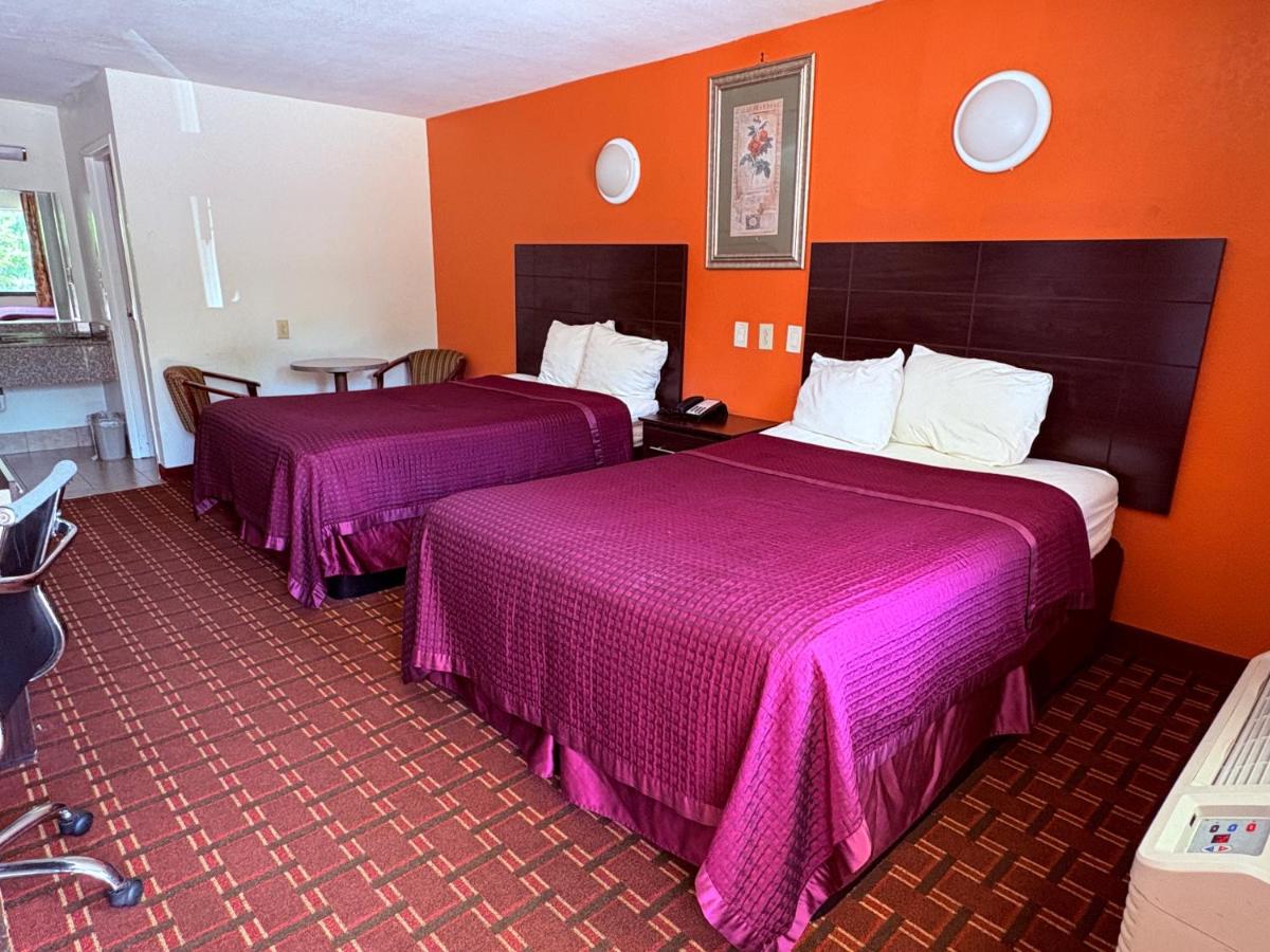 Royal Regency Inn — photo 12
