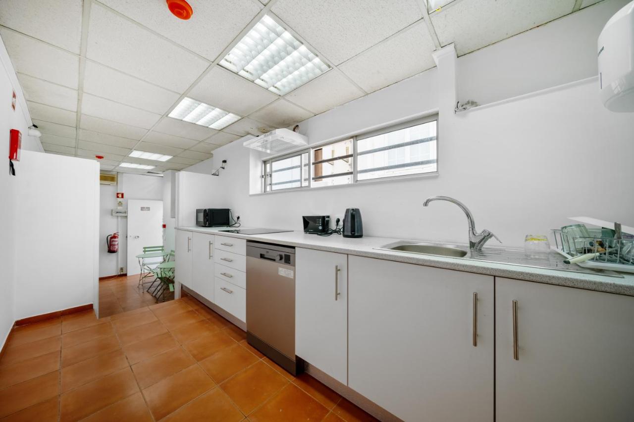 Plaza Inn Hostel & Rooms - 3